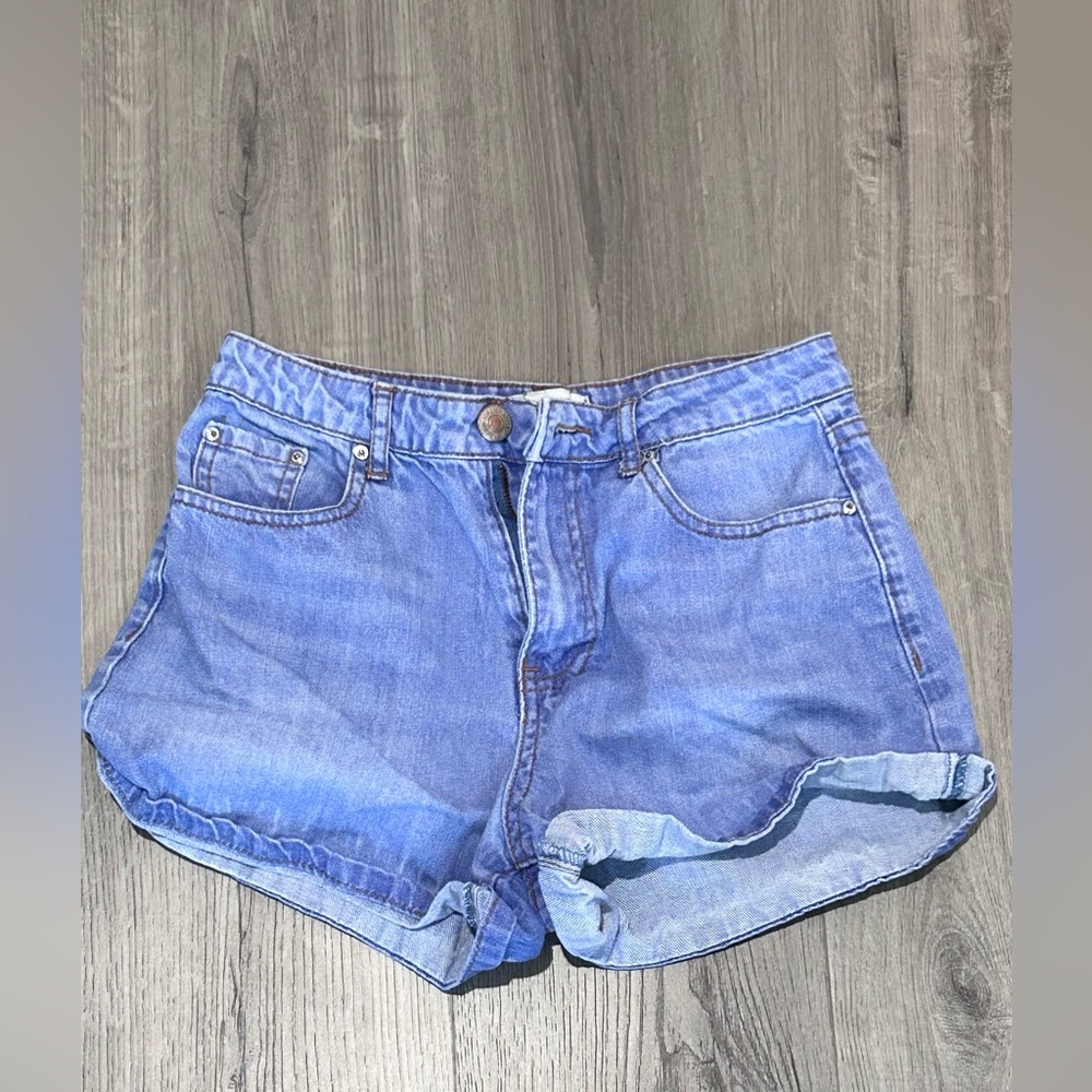 ❥𝗙𝗢𝗥𝗘𝗩𝗘𝗥 𝟮𝟭: Women’s Folded Hem Denim Shorts